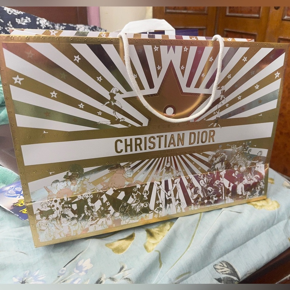 Christian Dior Festive Gold & White Branded Gift Bag (Large)